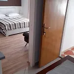 شقة Mira