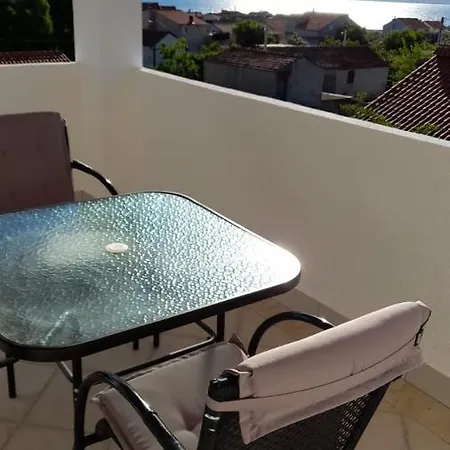 Mira 公寓 比比涅