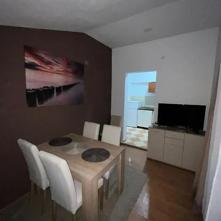 Apartament Mira