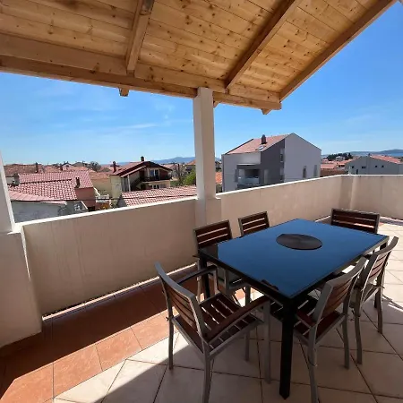 Apartament Mira