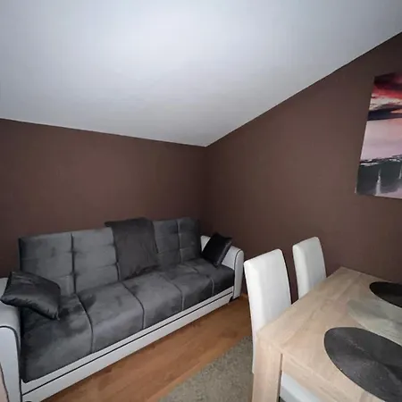 Mira Apartament *
