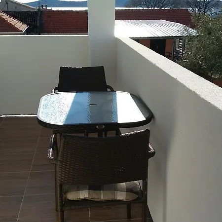 Mira Apartament *