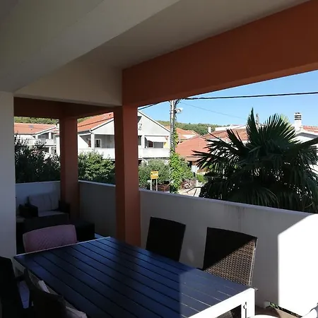 Mira Apartament *