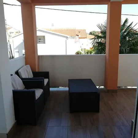 Mira Apartament *