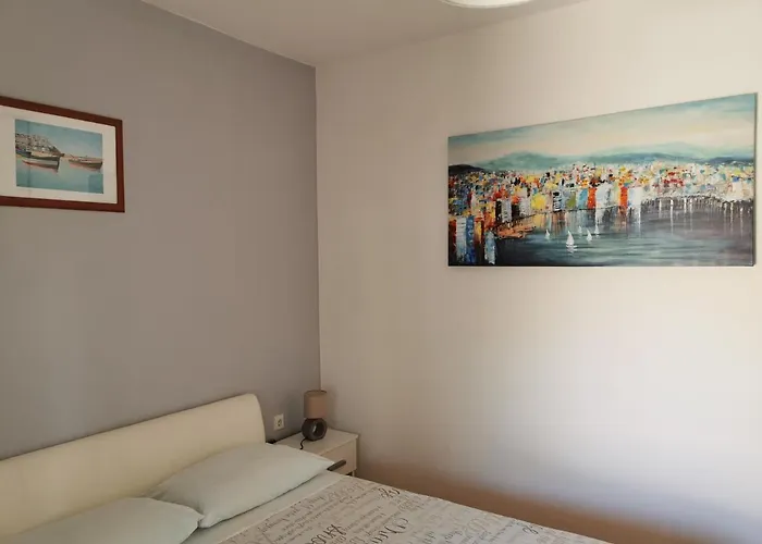 Mira Apartman