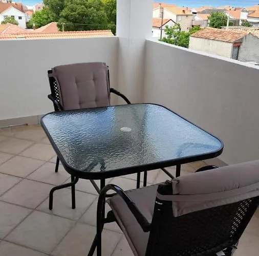 Apartman Mira *