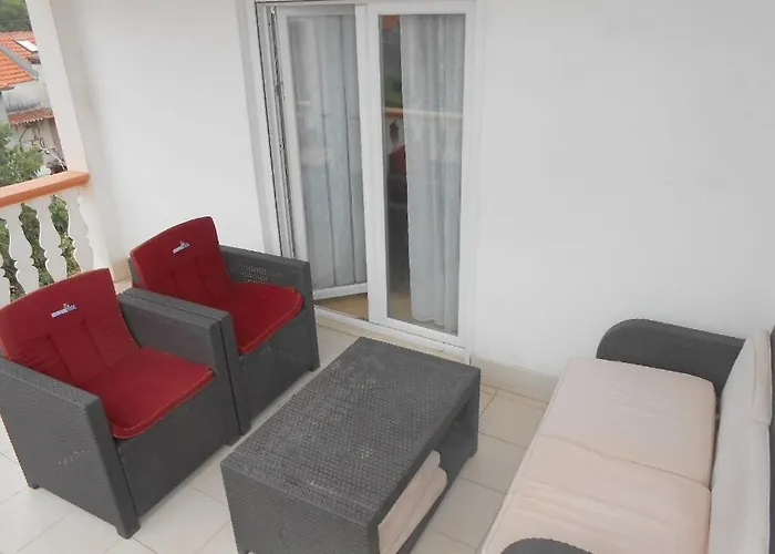 Mira Apartman
