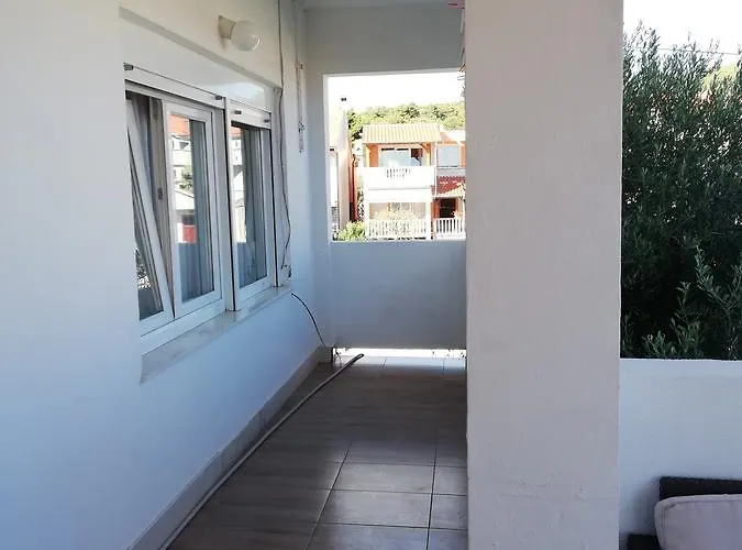 Mira *