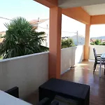 Mira *