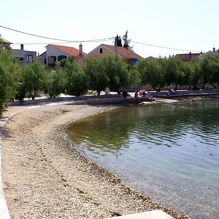 아파트 Mira 비빈제